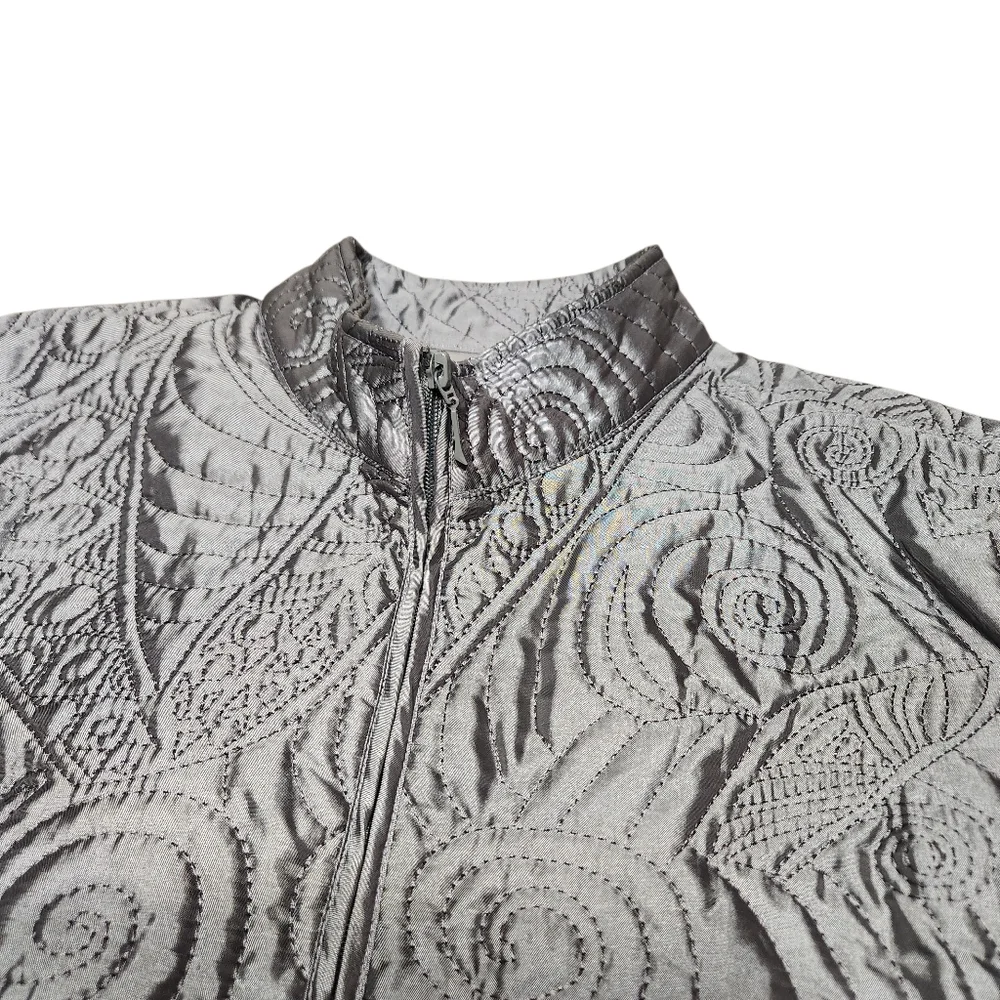 Chico's Silver Metallic Quilted‎ Embroidered Lightweight Jacket Blazer Elegant M